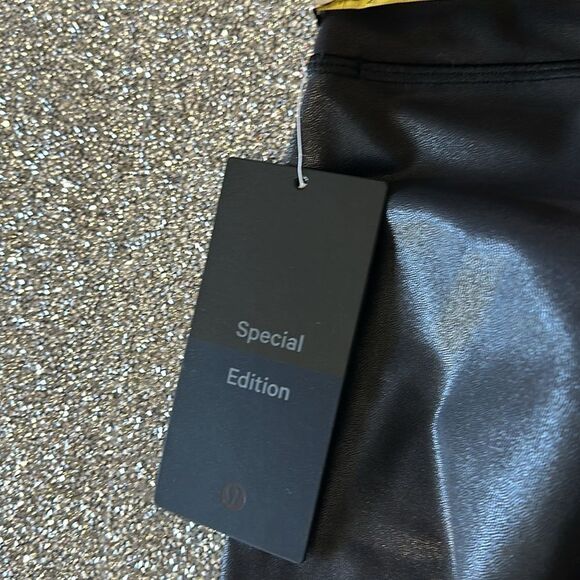 Lululemon Wunder Train High-Rise Tight 28" Foil size 4 NWT Black‎ - Picture 6 of 6